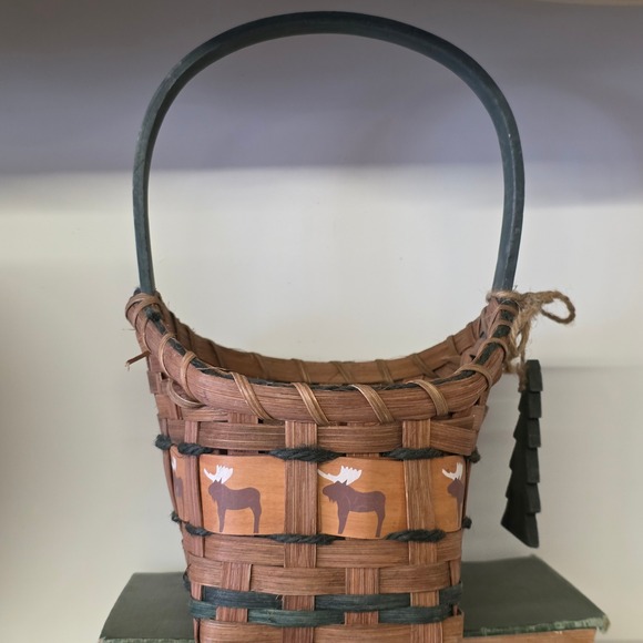 Rustic Woven Wood Moose Basket Hand Painted Lodge Cabin Decor with Tree Charm - Picture 4 of 8